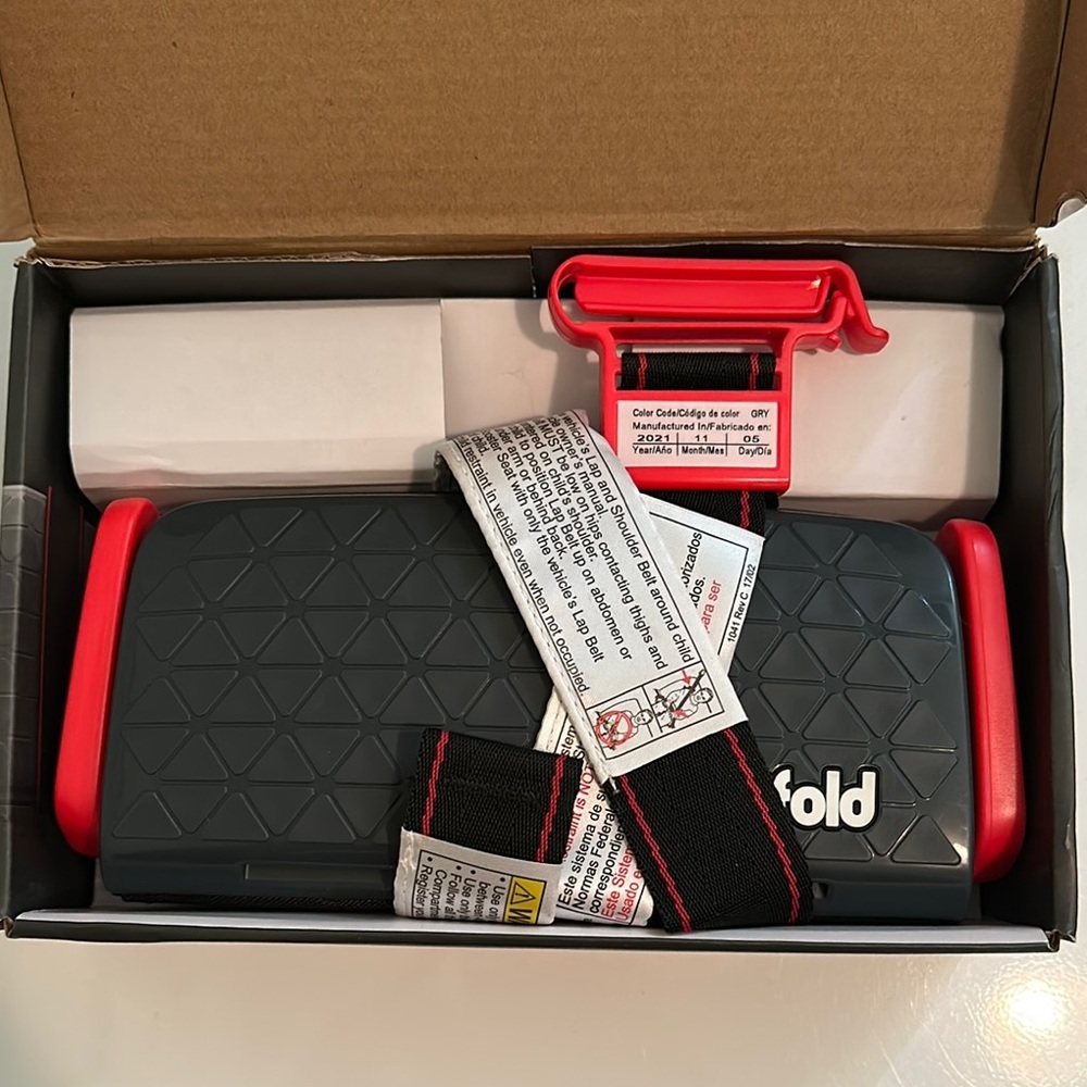 Mifold Grab-And-Go Compact Car Booster Portable
Seat Black / Red Traveling Seat